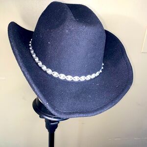 Black cow girl hat with rhinestone brim